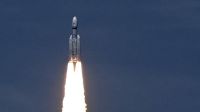 India lanzó un cohete para llevar una nave no tripulada a la Luna 