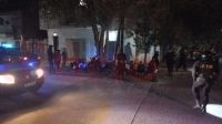 Pudo ser una tragedia | En medio de una pelea entre jóvenes, uno disparó un arma de fuego: hay 11 demorados