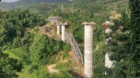 Al menos 17 muertos en India al derrumbarse un puente ferroviario