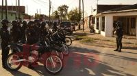 Narcomenudeo: allanan otra vez casas de la calle Inti Huasi del barrio Sarmiento
