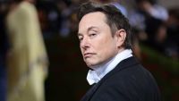 Elon Musk evalúa una cuota mensual para usar X