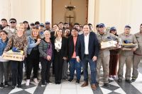 La intendente Fuentes entregó indumentaria de trabajo al personal de La Piedad