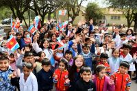 El gobernador Gerardo Zamora visitó a estudiantes en Los Cardozo y San Pedro