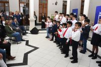 Fuentes entregó certificados a empleados municipales que realizaron el curso sobre Lengua de Señas Argentinas