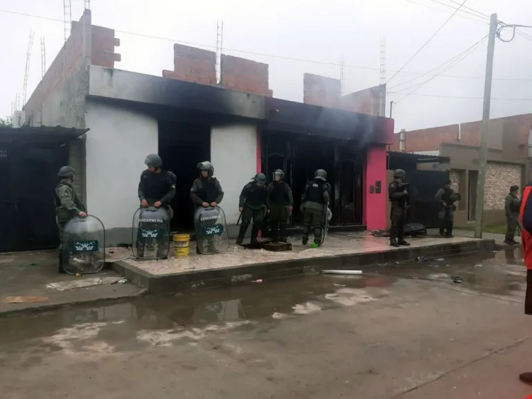 Por coimas en tours de compras caen jefes del Escuadrón 59 de Gendarmería Por coimas en tours de compras caen jefes del Escuadrón 59 de Gendarmería