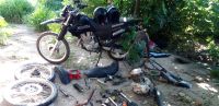 En un “aguantadero” desarmaban una moto robada días atrás en La Banda