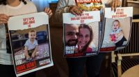 Hamas dice que el bebé argentino Kfir, su hermano y su madre fallecieron durante el cautiverio en Gaza, según medios israelíes