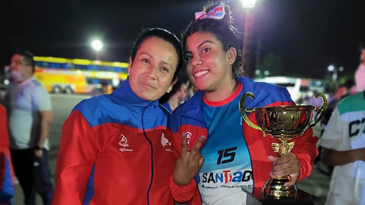Lía Gramajo, la primera mujer que se recibió como DT de básquet Nivel 3