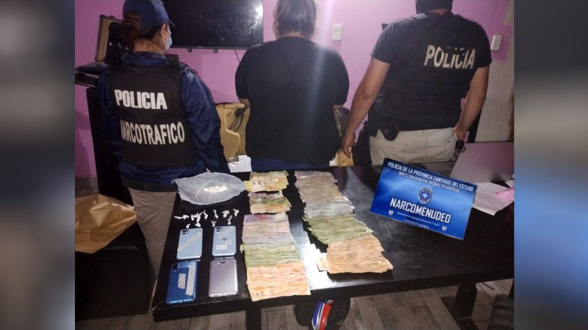 Allanan vivienda en Bº Belén, detienen a una "dealer" y secuestran casi $500 mil