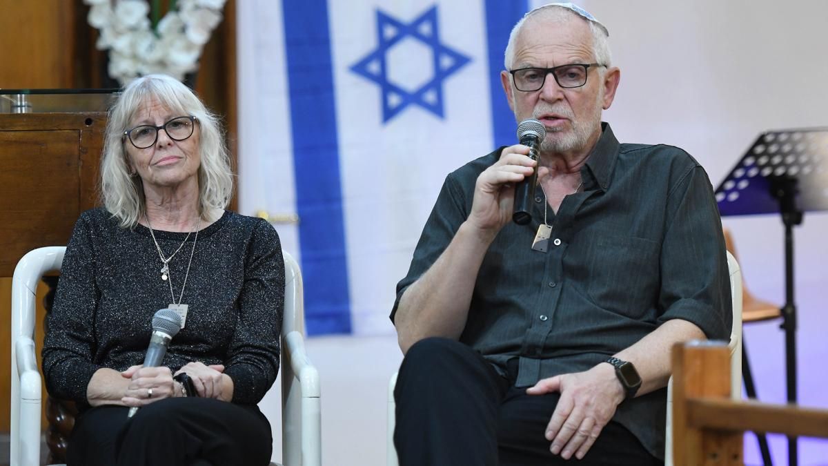 Sobrevivientes cuentan sus vivencias como "misión" para luchar contra el antisemitismo