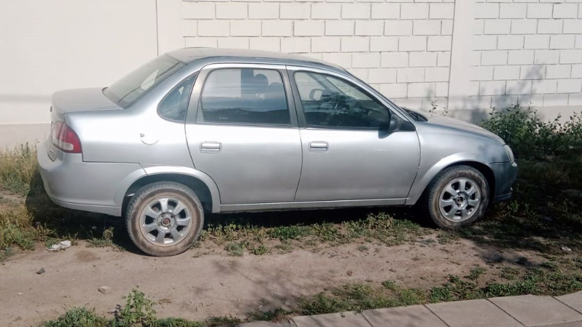 Le vendieron un auto, lo hizo revisar con la Policía y tenía cédula adulterada