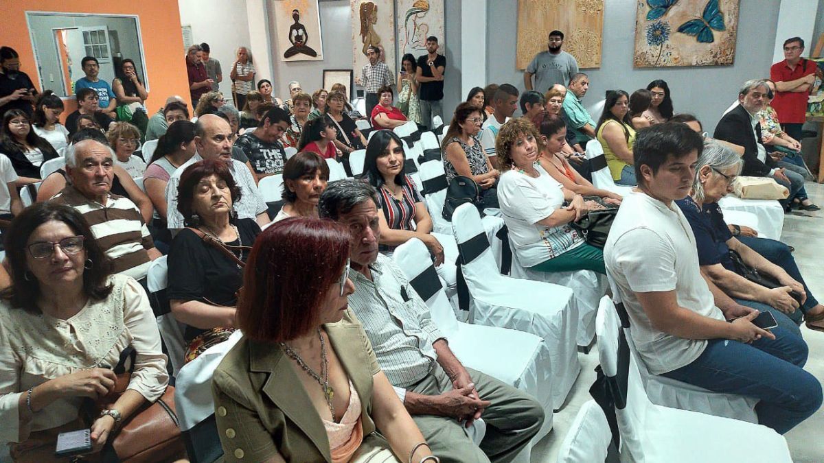 El municipio acompañó a la Biblioteca Popular 'Juan B. Alberdi' en la inauguración del salón de usos múltiples  