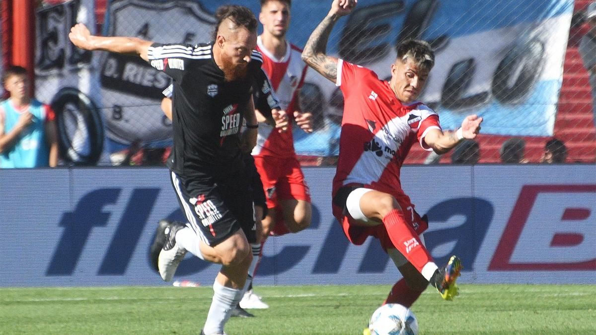 Deportivo Riestra le ganó a Maipú y consiguió el segundo ascenso a la Primera 