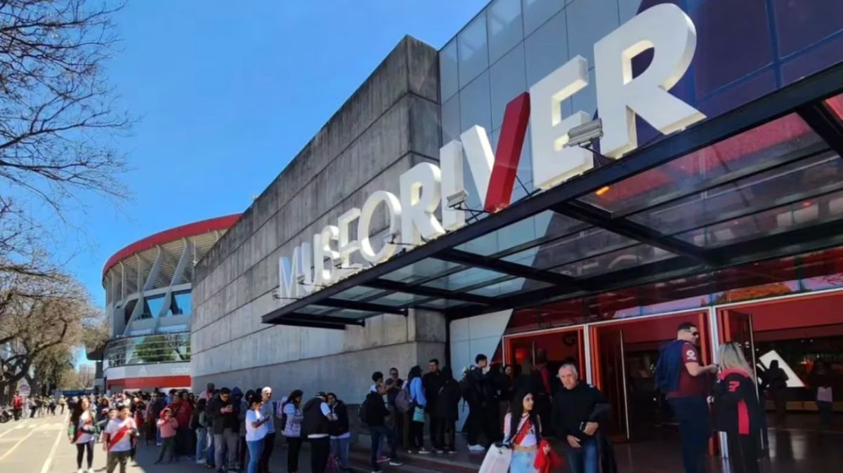 Robaron en el museo de River y se llevaron el trofeo más antiguo del club