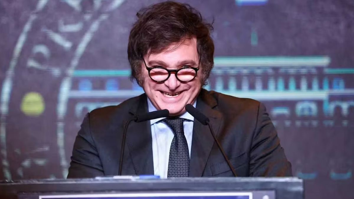 Viaje en descapotable, palabras al público y cierre en el Colón: así será la asunción de Milei