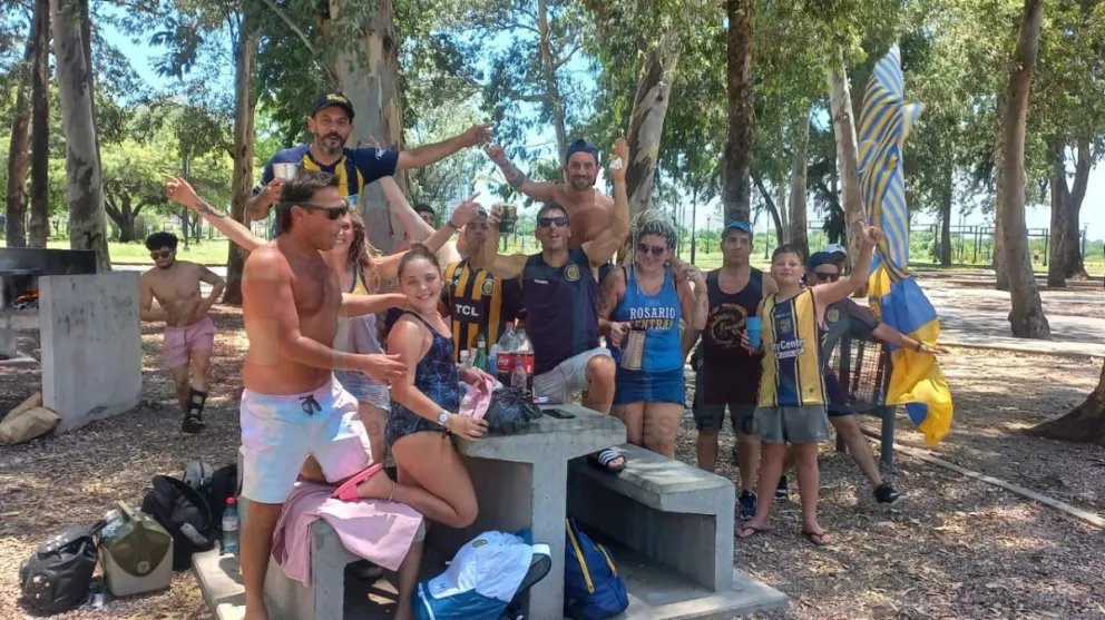 Los "Canallas" eligieron el Parque Aguirre para pasar la siesta santiagueña Los "Canallas" eligieron el Parque Aguirre para pasar la siesta santiagueña