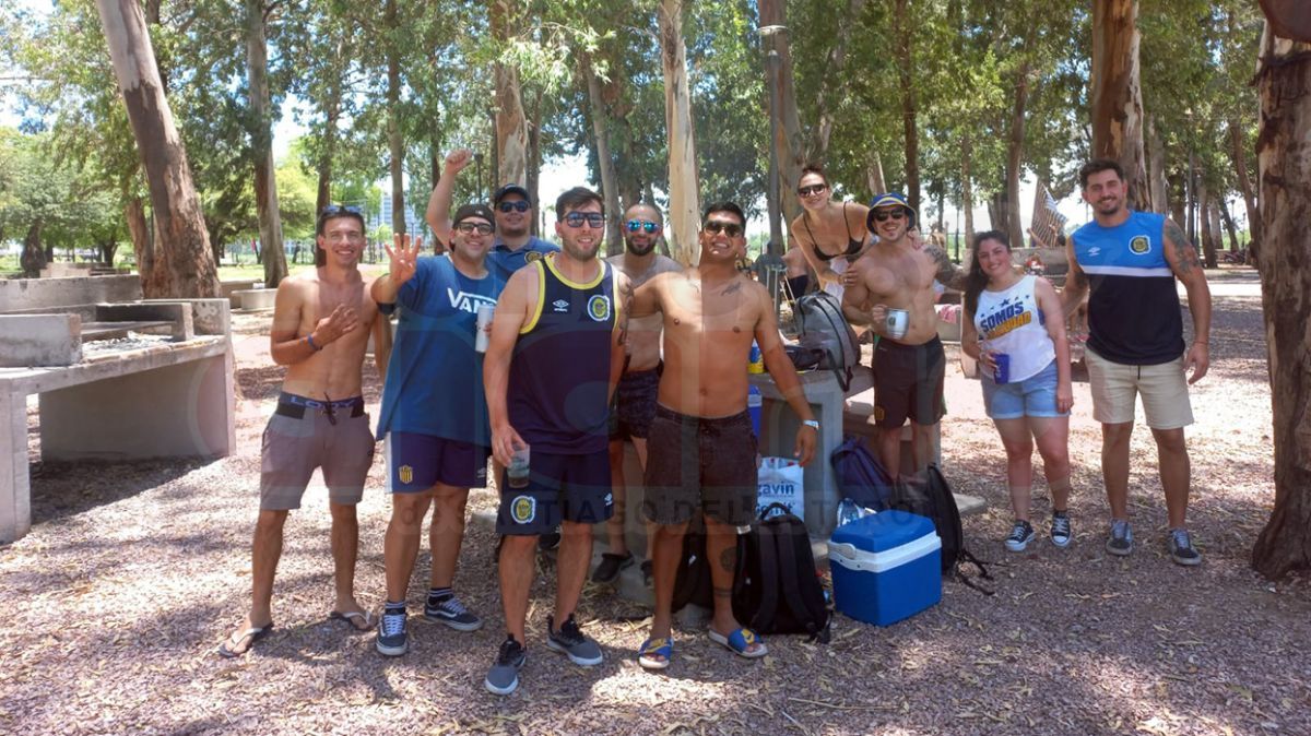 Los "Canallas" eligieron el Parque Aguirre para pasar la siesta santiagueña Los "Canallas" eligieron el Parque Aguirre para pasar la siesta santiagueña